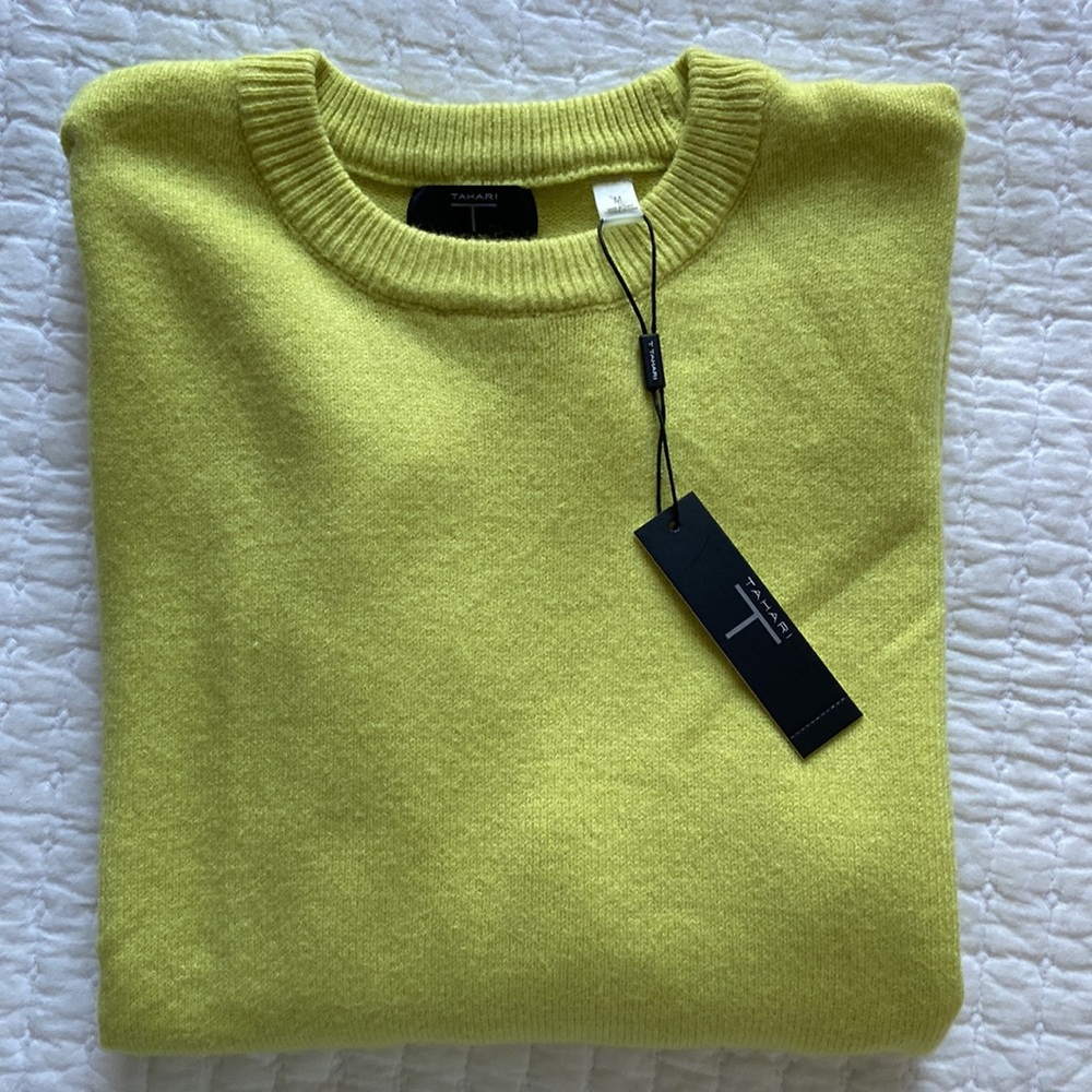 TAHARI Kiwi Green Sweater